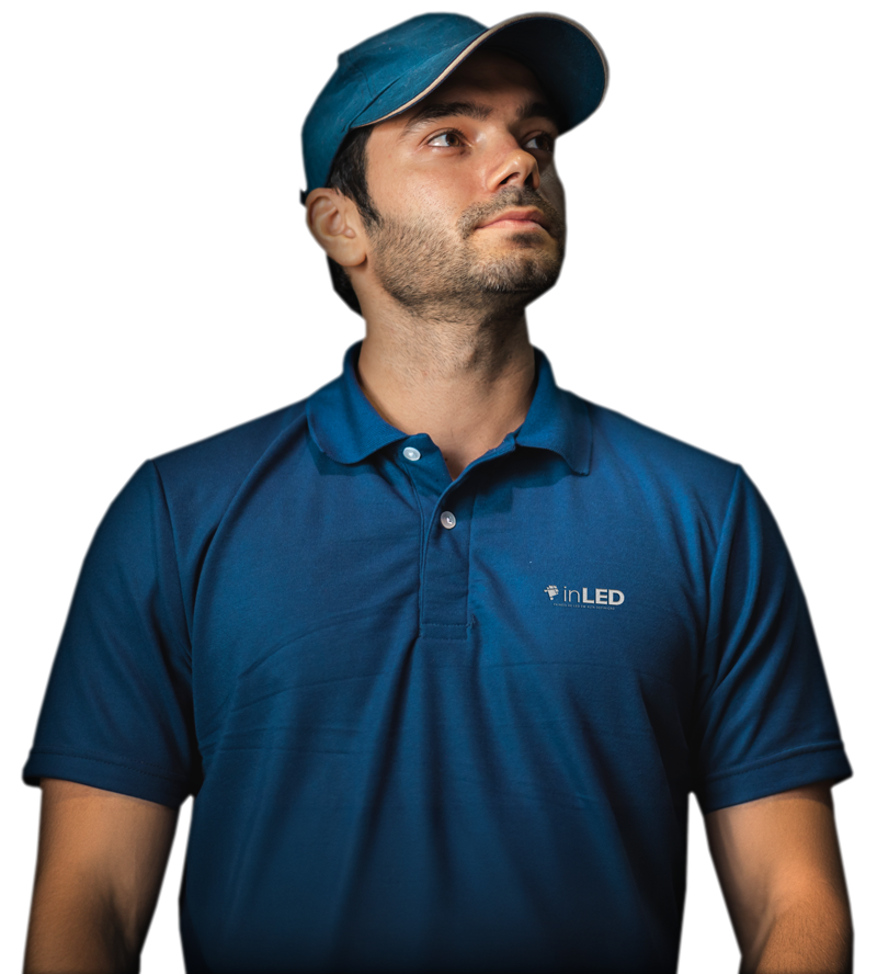 Equipe profissional para instalação de painéis de LED